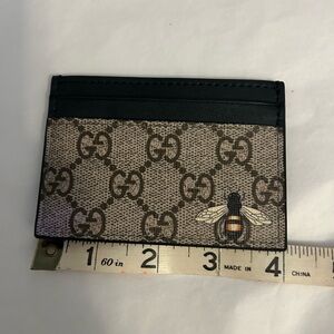 Timeless, classy, beautiful Gucci card case holder